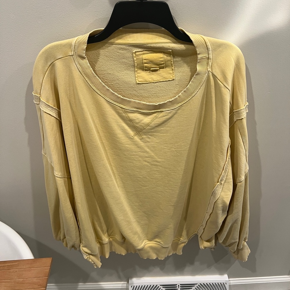 American Eagle/Aerie Oversized Yellow Crewneck Size Medium